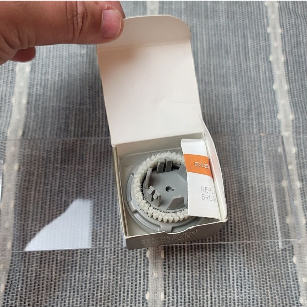 NIB- CLARISONIC Replacement Head For Normal Skin - Picture 6 of 6